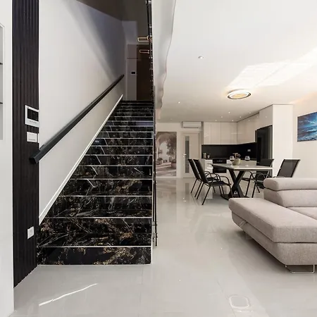 House With A Swimming Pool - Lozice, - 27818 * Vir